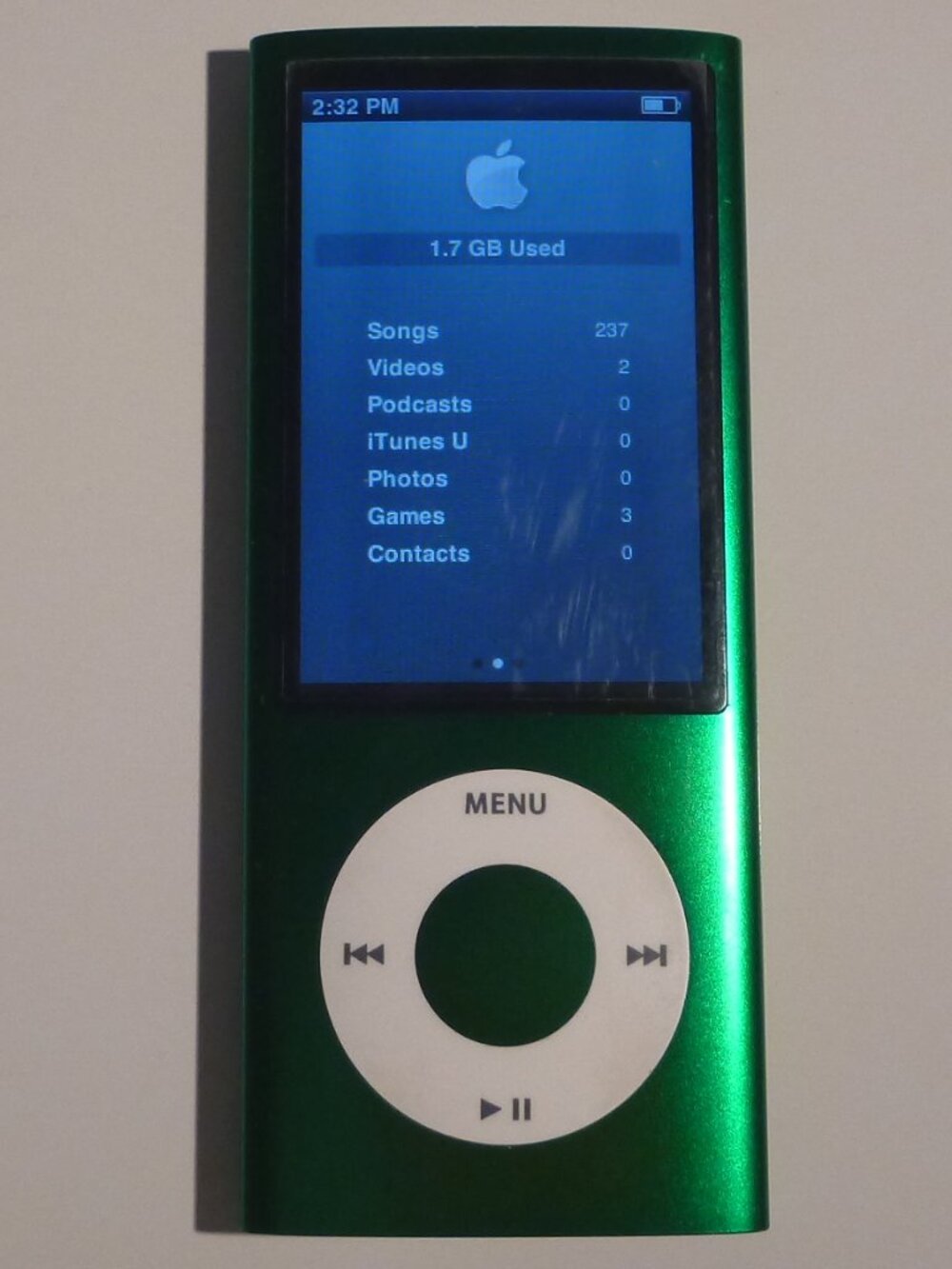 Apple iPod Nano 5th Generation Green 8GB Video Camera MP3 Player A1320 - Picture 2 of 6